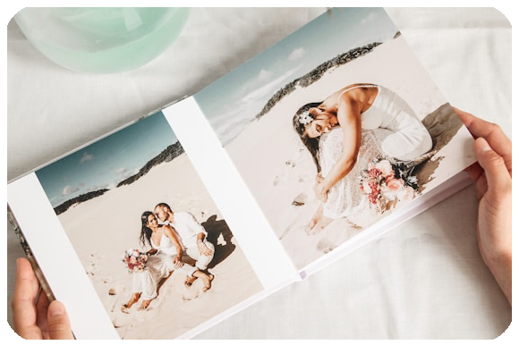 ビーチで撮った写真をアルバムにした画像